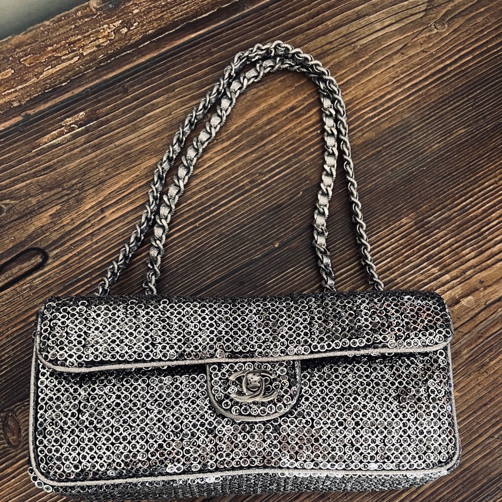 AUTHENTIC-Vintage Chanel Sequined Classic Flap Handbag ( Color: Black/Silver) - Picture 7 of 16